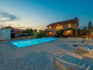 Beautiful Holiday Home in Lisicic - Lisičići - 6