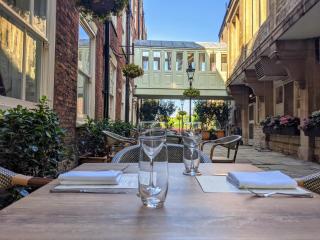 Angel and Royal Hotel - Grantham - 1
