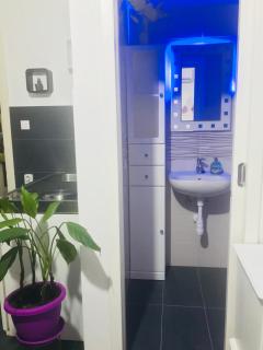 Russell's House in the center & beach - 4