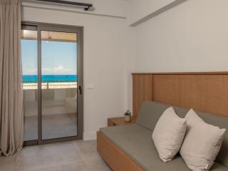 Paradise Elegant Beach Apartments, by ZanteWize - 3