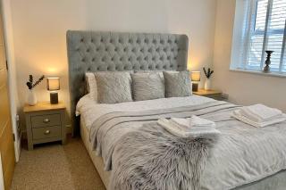 Modern, Luxurious Two Bedroom Apartment - 3