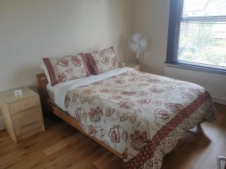 London Luxury Apartments 1min walk from Underground, with FREE PARKING FREE WIFI - Londra - 9