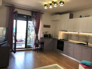 Lavand Eighteen Mamaia - 1