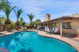 4 bdr, Two Master suite, billiards & desert oasis pool - Scottsdale - 9