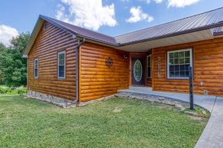 Pigeon Forge Getaway, Hot Tub, Game Room, Wifi, 685 FREE tickets each paid day! - Pigeon Forge - 9