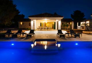 Luxury Villa Nature with heated private pool, sauna & fire pit, a short walk to the beach - Milna (Milnà) - 4