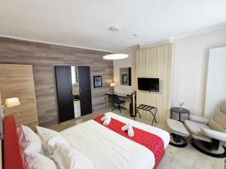 Hotel Cardiff - 1