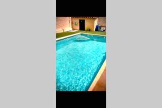 Studio avec grande piscine privative - 3