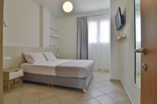 Moscha Studios - Batsi - 1