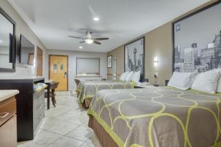Texas Inn Donna - 3