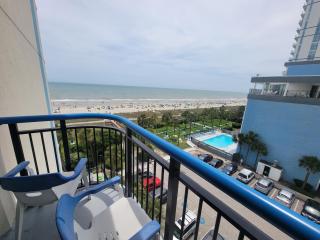 Direct Ocean Front 1 Bedroom 2 Bathrooms Boardwalk Resort Unit 539 Sleeps 8 - Myrtle Beach - 5