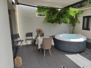 Love Room,Jacuzzi Privatif, NETFLIX - 3