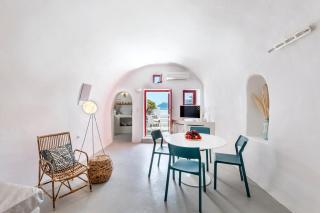 White Cave by Caldera Houses - Oia - 4