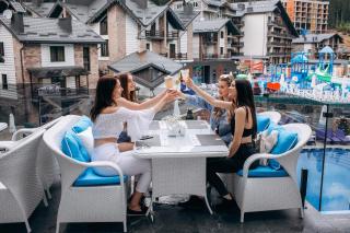 Westhills Cottage Town & Spa - Bukovel - 1