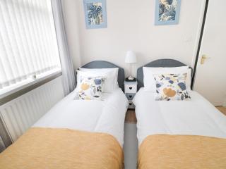 Sandy Toes Cottage - 2