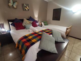 Harties 2 Sleeper Double Room with Private Bathroom - 5