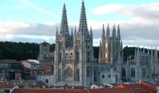 Cardenal Segura - Rozando la Catedral- Centro Historico - Burgos - 1