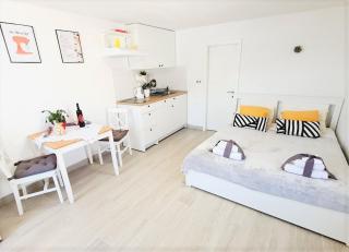 Waterfront studio overlooking The Old city - 6