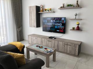 Penthouse in Marsaxlokk with panoramic views: 3 bedrooms, 2 baths - 6