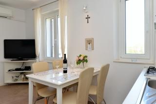 Beach apartment VAMI with sea view - Murter - 4