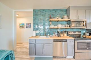 Adorable Downtown Studio - 1 Block to Long Beach! - Long Beach - 2