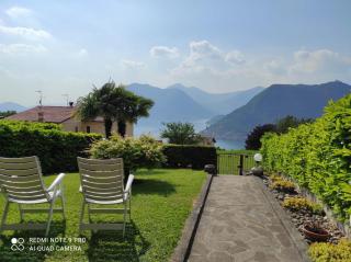 CasaDolcelago Sulzano Villa con Giardino Vista Lago Parking Free - Sulzano - 0