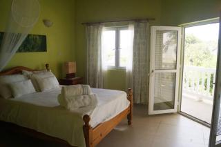 Spacious Apartment in Quiet Neighborhood nr Airport and Beach - 6