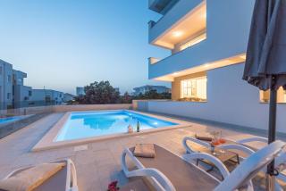Sara luxury apartment with a pool - Novalja - 2