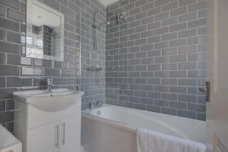 Sunderland Self Catering 2 - Violet Cottage Free Parking - Sunderland - 2