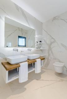 Luxury Villa Complex - Sutivan - 4
