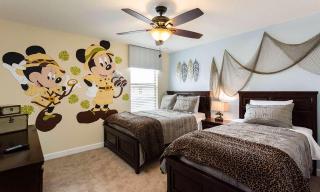 Quiet 8 Bdrm Villa with Spa in Champions Gate - 0