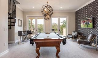 Luxury 5 Bdrm Villa with Elegant Living Space at Reunion - 0