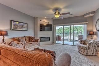 Lake View, Pool Access Idyllic Camdenton Condo! - Camdenton - 0