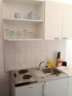 A1 - apt w patio just 3 min walking to the beach - 4