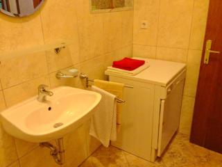 A3 - apt w patio 3 min walking from the beach - 4