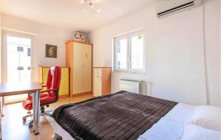 Apartment - Sleeps 6 - Jacuzzi - Seaside - Parking - 2