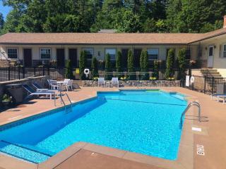 Nordick's Inn - Lake George - 9