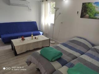 גני התניא - 3