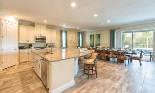 Spacious 13 Bdrm Oasis with Large Pool and Deck at Reunion - Kissimmee - 4