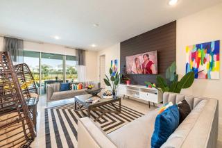 Colorful 8 Bdrm Home with Theater at Encore - Orlando - 0