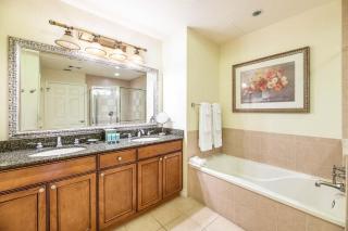 Welcoming 3 Bdrm Condo with Golf Course Views at Reunion - Kissimmee - 1