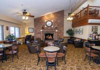 AmericInn by Wyndham Peoria - Peoria - 5