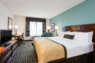 Baymont by Wyndham Denver International Airport - 5