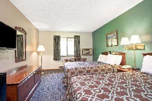 Super 8 by Wyndham Hudson - Hudson - 6