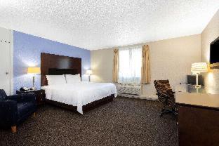 Days Inn and Suites by Wyndham Hammond, IN - Hammond - 1