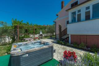 Ferienhaus Zora with Whirlpool - Sveti Lovreč Pazenatički - 2
