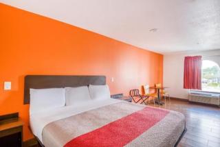 Motel 6 Denham Springs, LA - 1