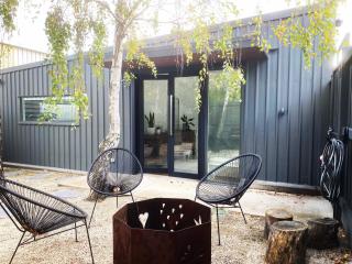 The Birch Apartment - BOUTIQUE ACCOMODATION - CENTRAL to WINERIES and BEACHES - 2