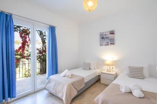 Irini Apartments and Studios - Agios Gordios - 2