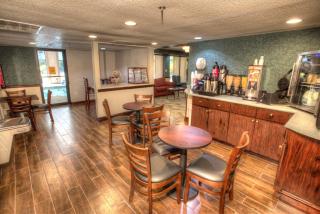 Budgetel Inn and Suites Plus Helen - Helen - 2